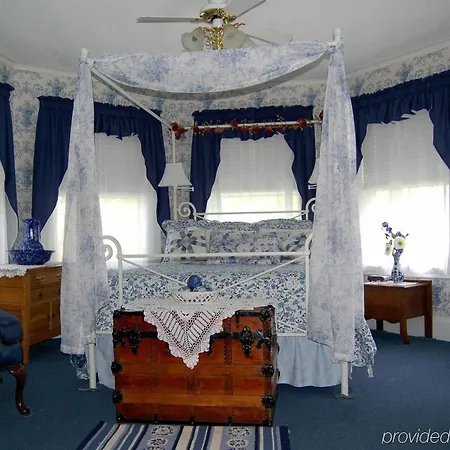 Atlantic Birches Inn B&B-2